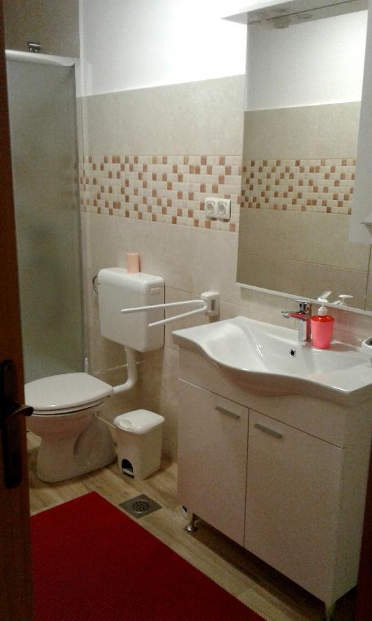 Apartmani Ruzmarin - Seget Donji, トロギール エクステリア 写真